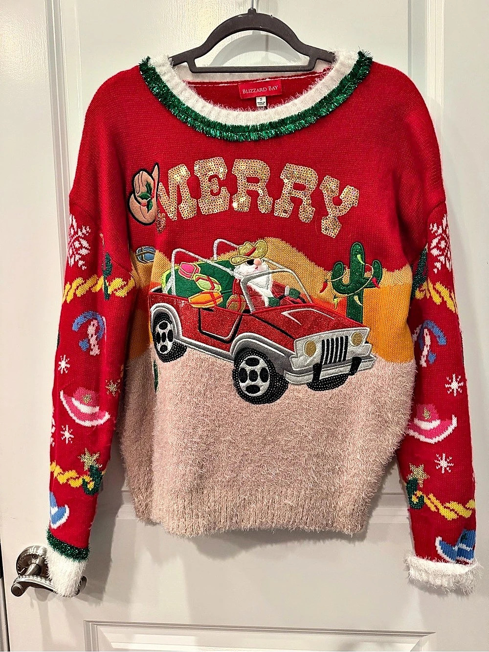 Blizzard Bay Christmas Graphic Sweater Size Small Like New